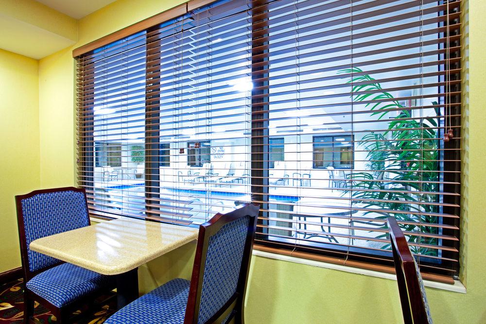 Holiday Inn Express Richmond Airport By Ihg Sandston Extérieur photo
